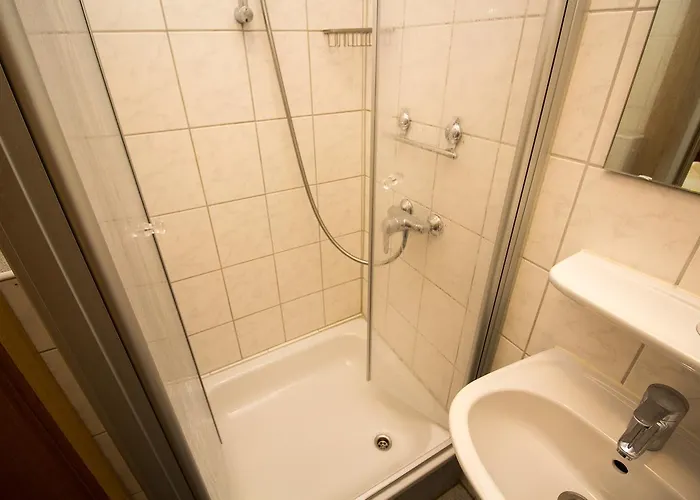 Hotel Hotel-pension Marienhof 3*